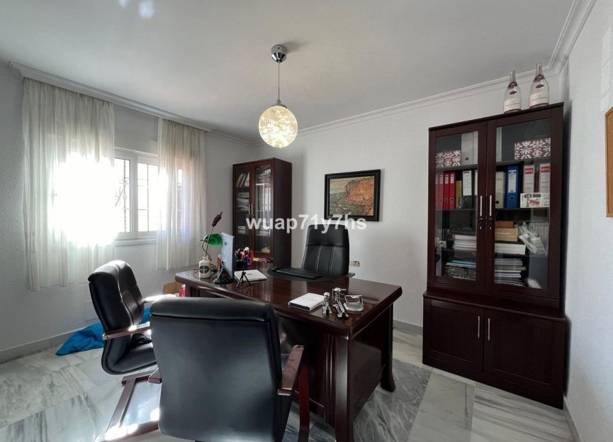 Resale - House - Detached Villa - Fuengirola - Fuengirola Centro