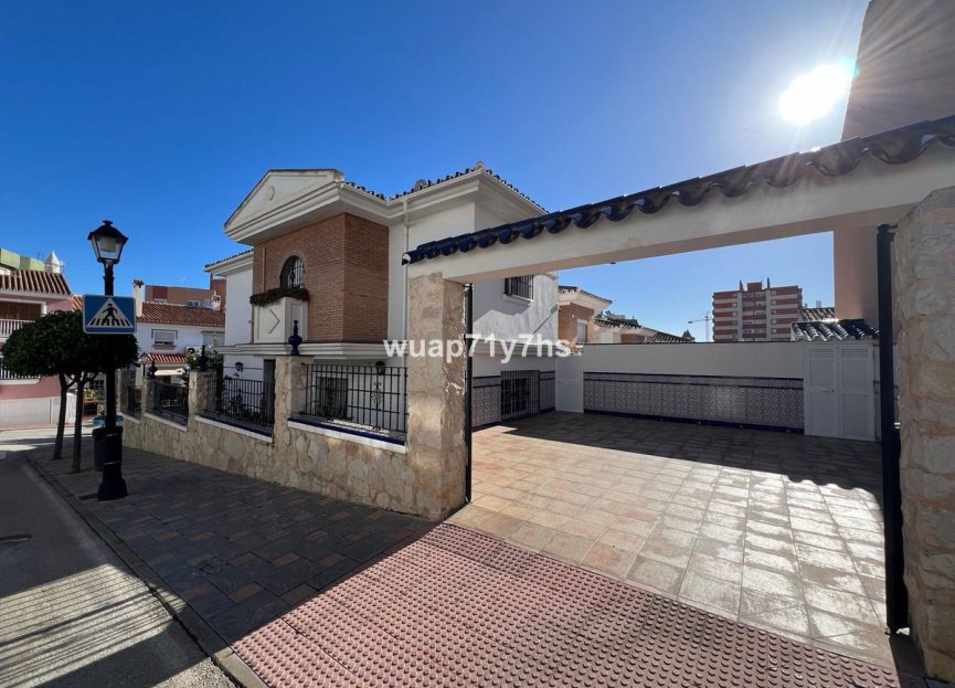 Resale - House - Detached Villa - Fuengirola - Fuengirola Centro