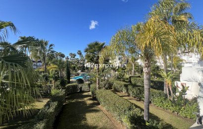 Resale - House - Semi-Detached House - Estepona - Costalita