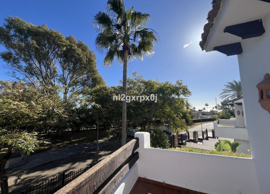 Reventa - House - Semi-Detached House - Estepona - Costalita