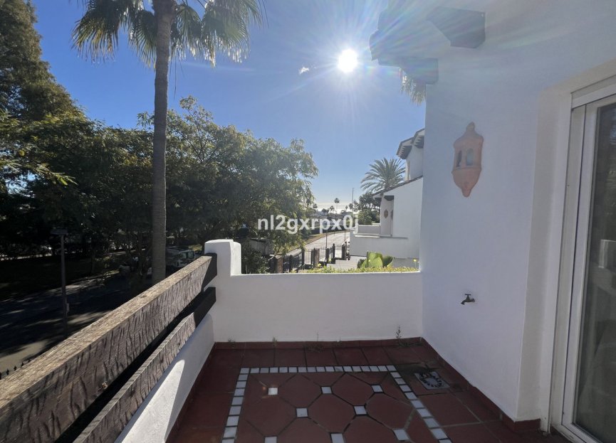 Resale - House - Semi-Detached House - Estepona - Costalita