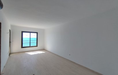 Resale - Apartment - Middle Floor Apartment - Fuengirola - Fuengirola Centro