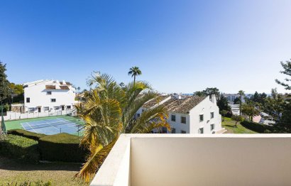 Resale - Apartment - Middle Floor Apartment - Marbella - Nueva Andalucia