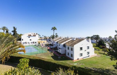 Resale - Apartment - Middle Floor Apartment - Marbella - Nueva Andalucia