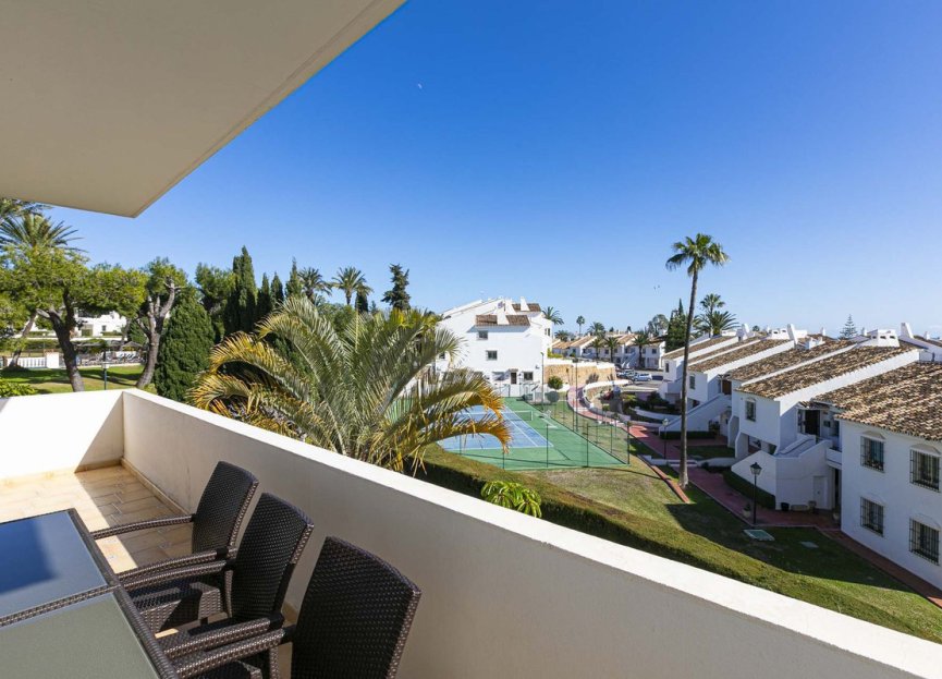 Resale - Apartment - Middle Floor Apartment - Marbella - Nueva Andalucia