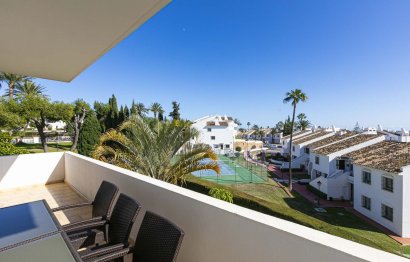 Resale - Apartment - Middle Floor Apartment - Marbella - Nueva Andalucia