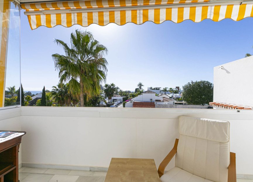 Resale - Apartment - Middle Floor Apartment - Marbella - Nueva Andalucia