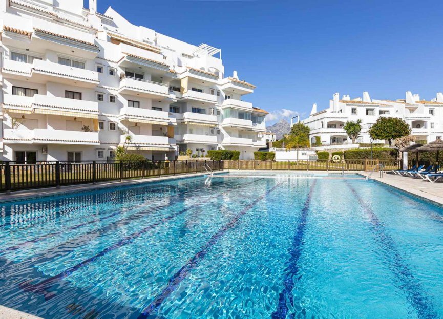 Resale - Apartment - Middle Floor Apartment - Marbella - Nueva Andalucia