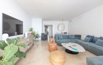 Resale - Apartment - Middle Floor Apartment - Estepona - Estepona Centro