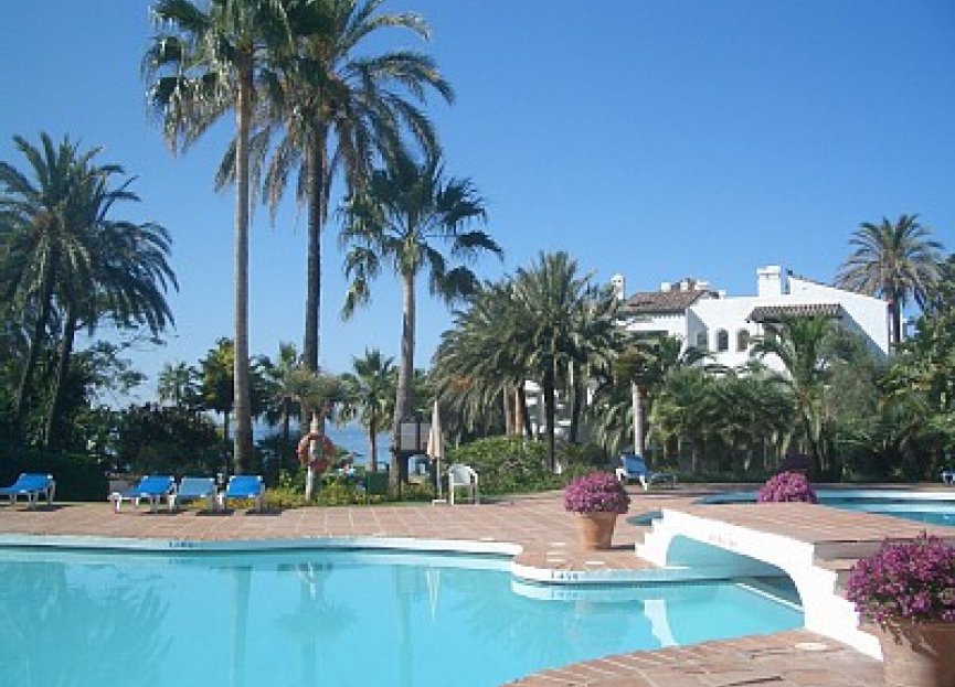 Resale - Apartment - Ground Floor Apartment - Estepona - Estepona Centro