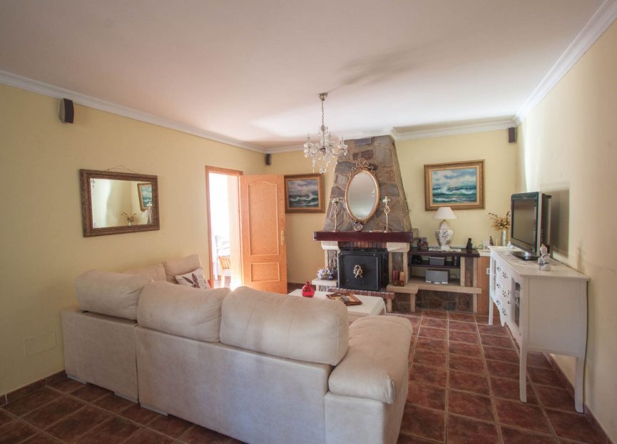 Resale - House - Finca - Cortijo - Estepona - Estepona Centro