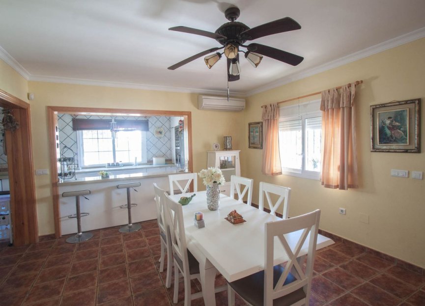 Resale - House - Finca - Cortijo - Estepona - Estepona Centro