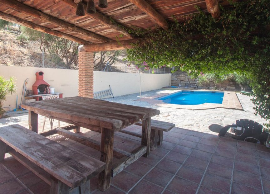 Resale - House - Finca - Cortijo - Estepona - Estepona Centro