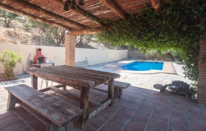 Resale - House - Finca - Cortijo - Estepona - Estepona Centro