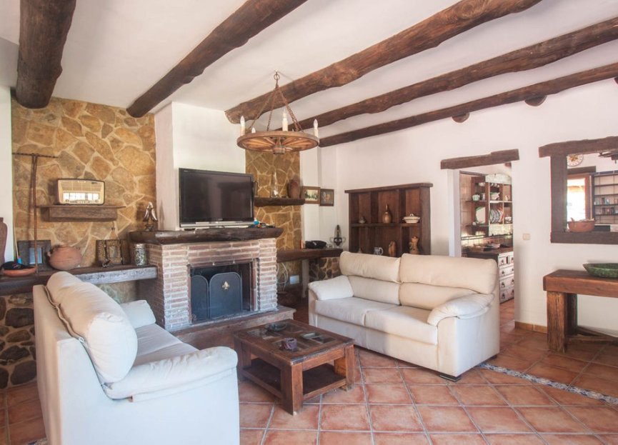 Resale - House - Finca - Cortijo - Estepona - Estepona Centro