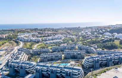 Resale - Apartment - Middle Floor Apartment - Estepona - New Golden Mile