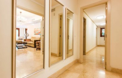 Resale - Apartment - Ground Floor Apartment - Marbella - The Golden Mile