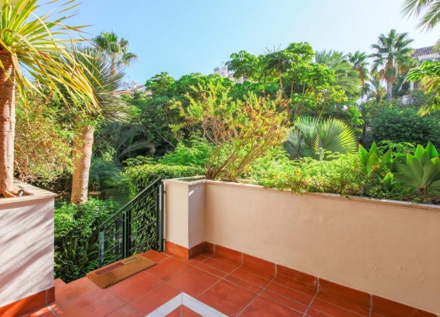 Resale - Apartment - Ground Floor Apartment - Marbella - The Golden Mile