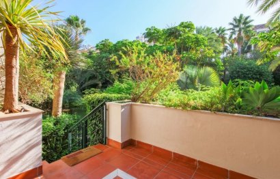 Resale - Apartment - Ground Floor Apartment - Marbella - The Golden Mile