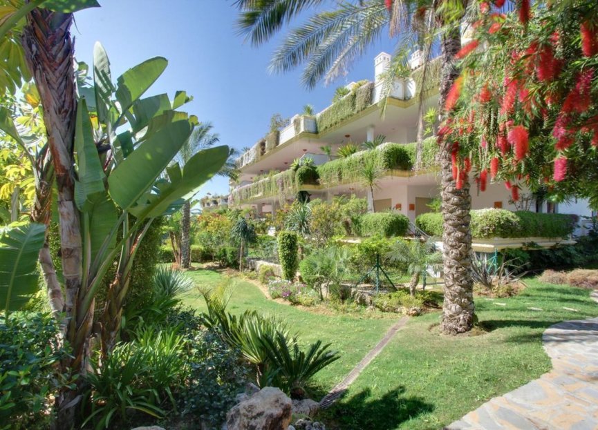 Resale - Apartment - Ground Floor Apartment - Marbella - The Golden Mile