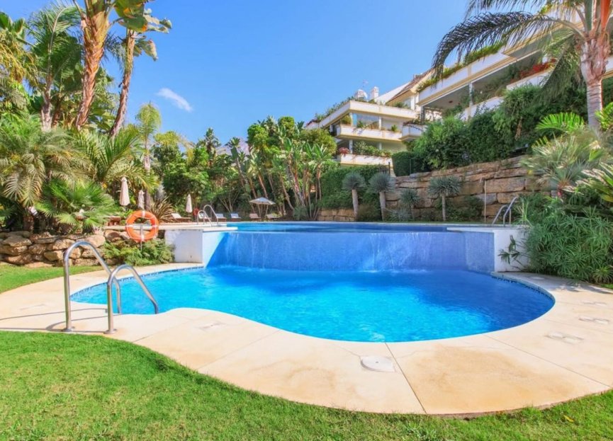 Resale - Apartment - Ground Floor Apartment - Marbella - The Golden Mile