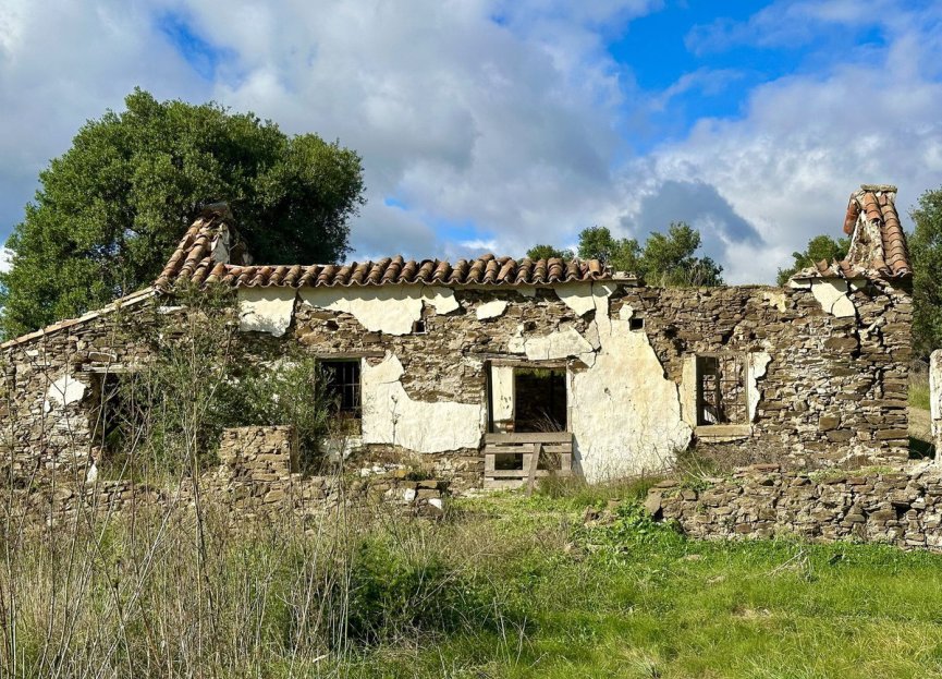 Reventa - Plot - Land with Ruin - Mijas - La Cala