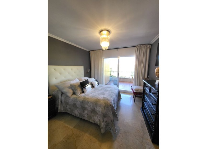 Resale - Apartment - Middle Floor Apartment - Marbella - Guadalmina Alta