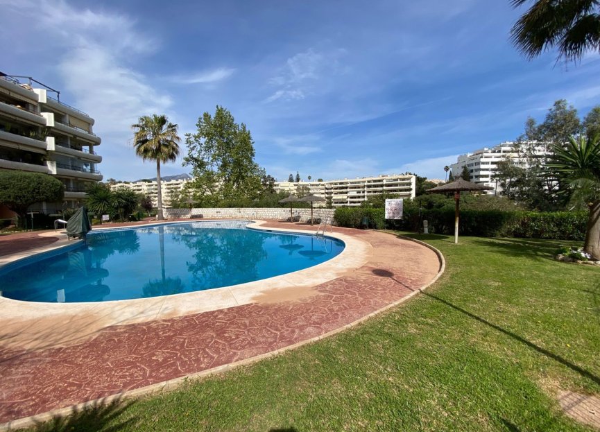 Resale - Apartment - Middle Floor Apartment - Marbella - Guadalmina Alta