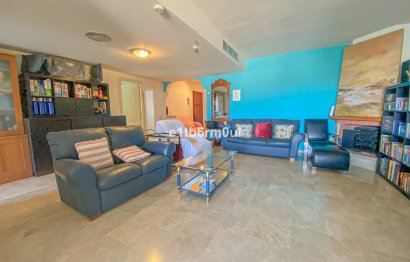 Resale - Apartment - Middle Floor Apartment - Marbella - Nueva Andalucia