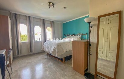 Resale - Apartment - Middle Floor Apartment - Marbella - Nueva Andalucia