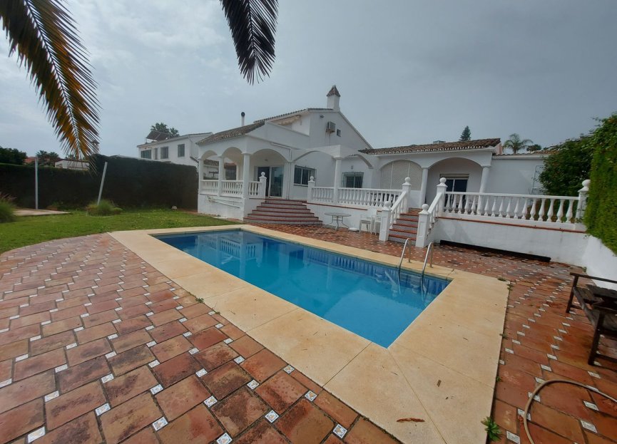 Resale - House - Detached Villa - Manilva - La Duquesa