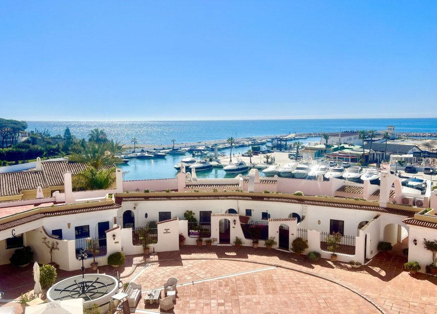 Resale - Apartment - Middle Floor Apartment - Marbella - Puerto de Cabopino