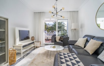 Resale - Apartment - Middle Floor Apartment - Marbella - Nueva Andalucia