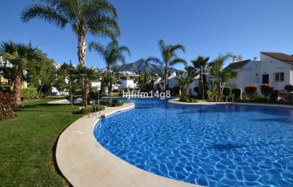 Resale - Apartment - Middle Floor Apartment - Marbella - Nueva Andalucia