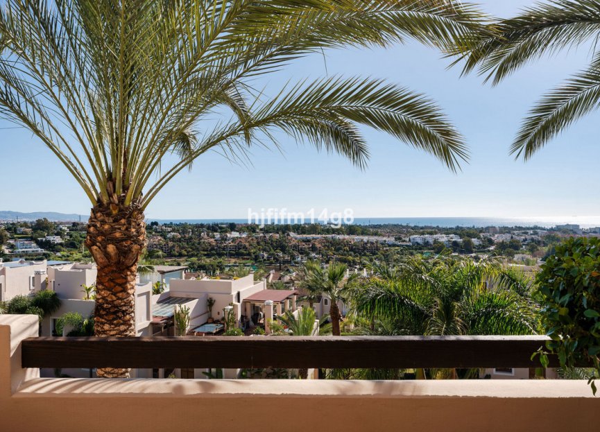 Resale - Apartment - Penthouse - Estepona - Estepona Centro