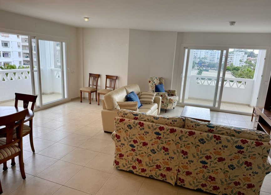 Resale - Apartment - Middle Floor Apartment - Marbella - La Campana