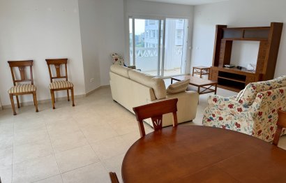 Resale - Apartment - Middle Floor Apartment - Marbella - La Campana