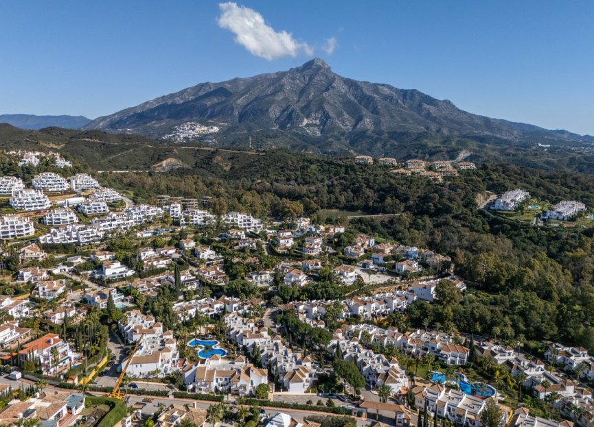 Resale - Apartment - Middle Floor Apartment - Marbella - Nueva Andalucia