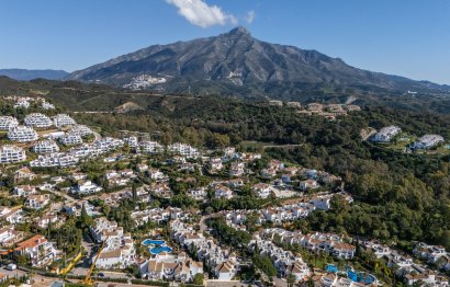 Resale - Apartment - Middle Floor Apartment - Marbella - Nueva Andalucia