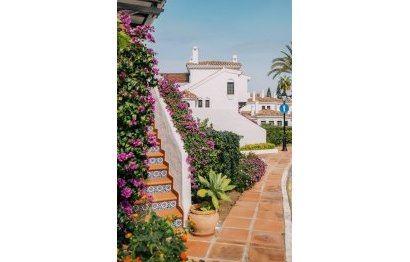 Resale - Apartment - Middle Floor Apartment - Marbella - Nueva Andalucia