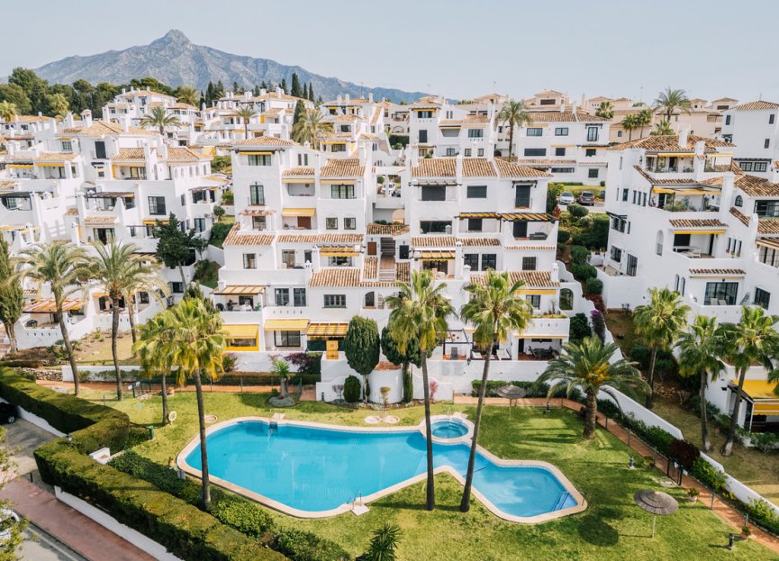 Resale - Apartment - Middle Floor Apartment - Marbella - Nueva Andalucia