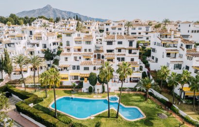 Resale - Apartment - Middle Floor Apartment - Marbella - Nueva Andalucia