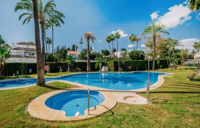 Resale - Apartment - Middle Floor Apartment - Marbella - Nueva Andalucia