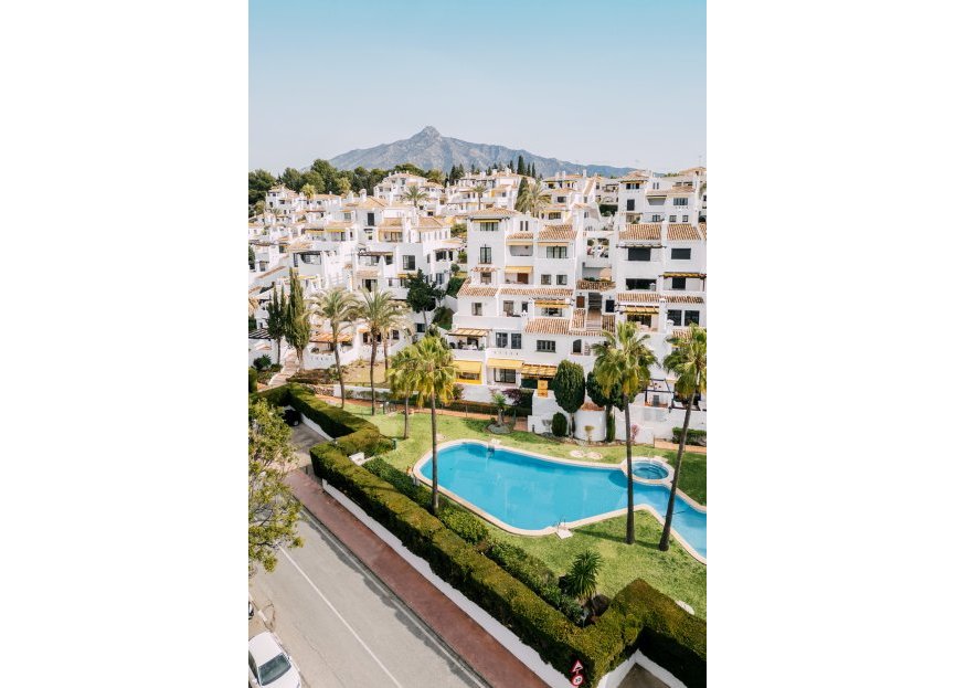 Resale - Apartment - Middle Floor Apartment - Marbella - Nueva Andalucia