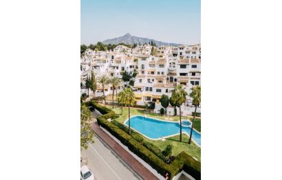 Resale - Apartment - Middle Floor Apartment - Marbella - Nueva Andalucia