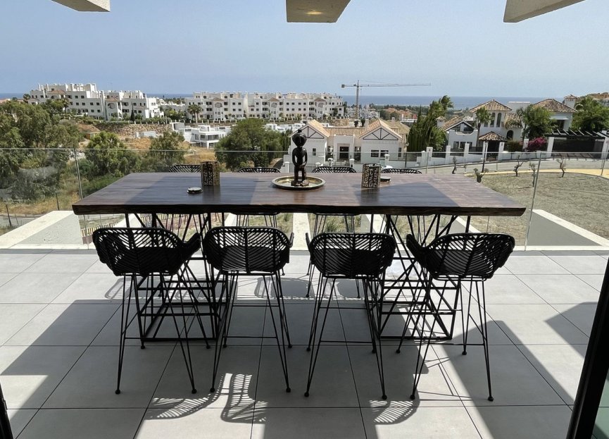 Resale - Apartment - Middle Floor Apartment - Estepona - Selwo