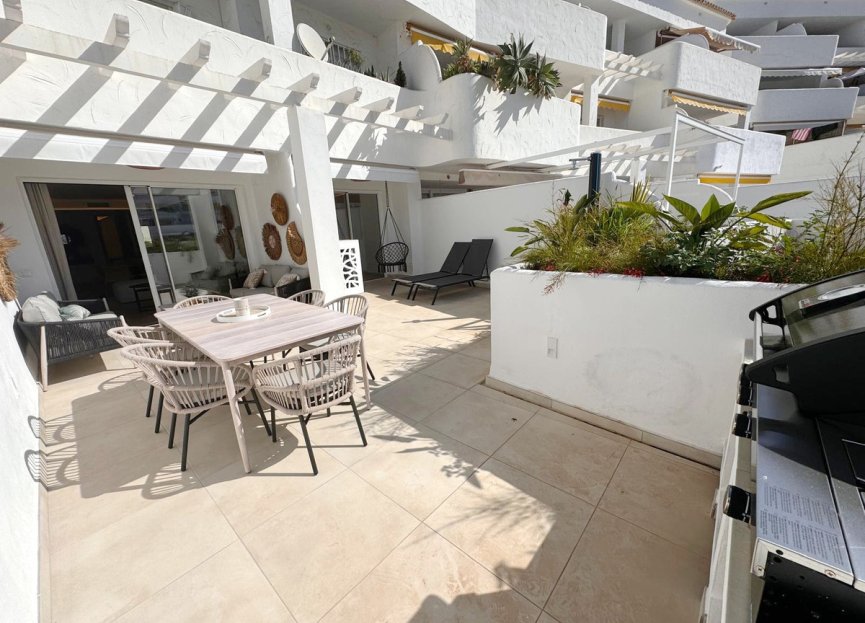 Resale - Apartment - Middle Floor Apartment - Marbella - Nueva Andalucia