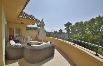 Resale - Apartment - Middle Floor Apartment - Marbella - Elviria