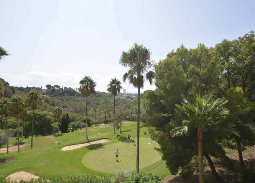 Resale - Apartment - Middle Floor Apartment - Marbella - Elviria