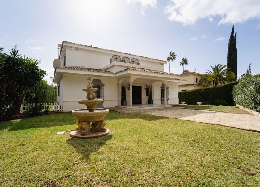 Resale - House - Detached Villa - Marbella - Nagüeles